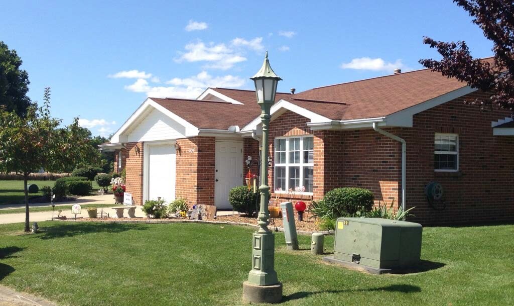 Foto principal - Courtyard Retirement Center