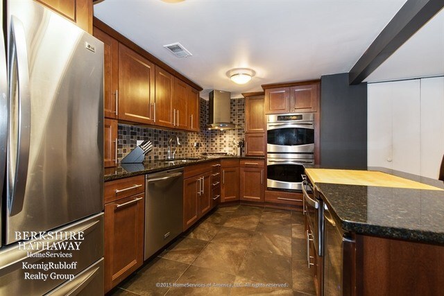 Building Photo - 656 W Buckingham Pl