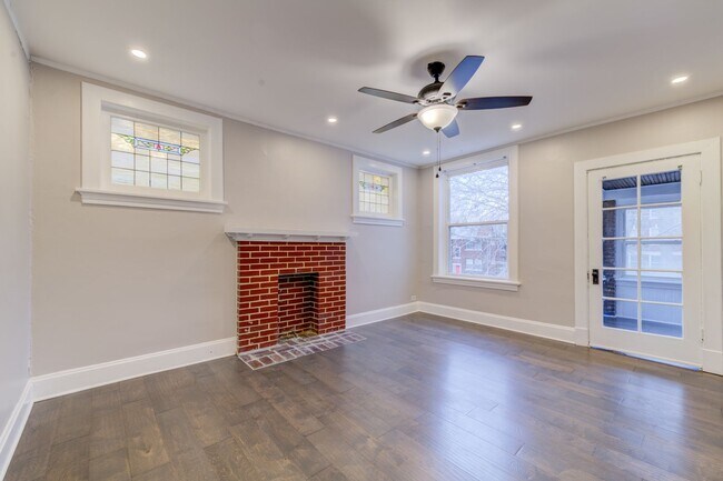 Foto del edificio - 1300 McCausland Ave