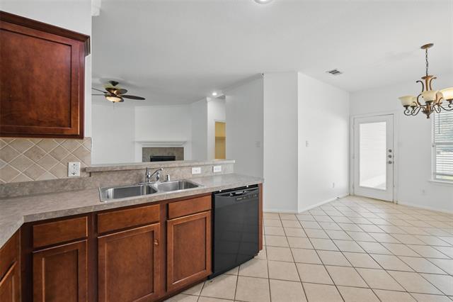 Building Photo - 9846 Cedarcrest Dr
