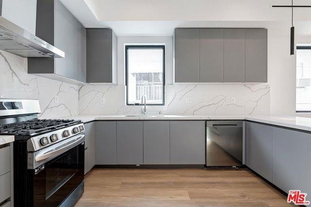 Building Photo - 863 Hyperion Ave