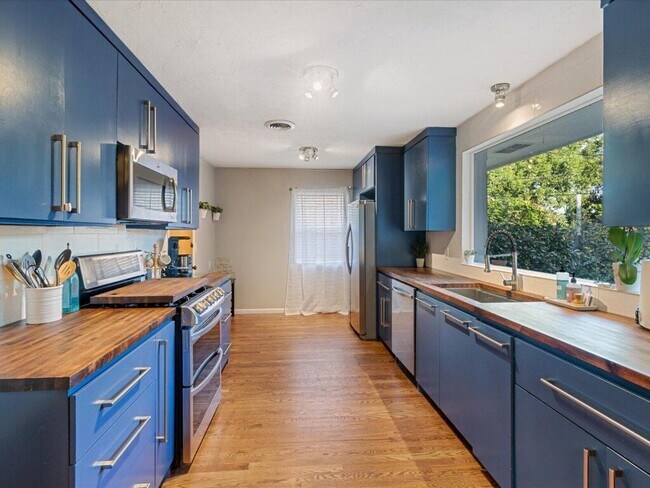 Building Photo - 3229 NW 68th St