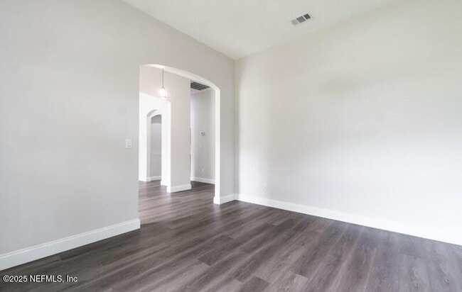 Building Photo - 557 Grand Parke Dr