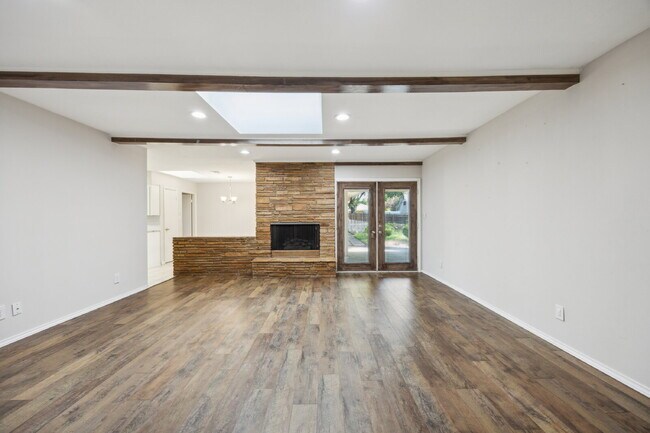 Foto del edificio - 1725 Northcrest Dr