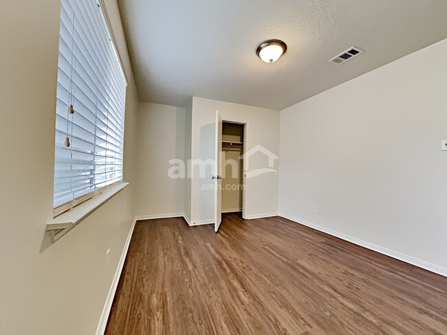 Building Photo - 2738 Springstone Dr