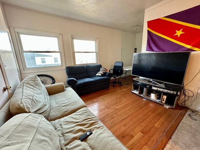 Building Photo - 14 Ashford St