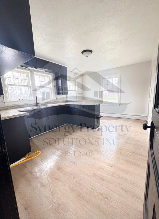 Building Photo - 810 Unity Dr