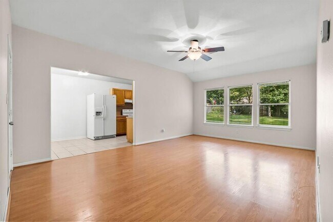 Foto del edificio - 10671 Royal Forest Dr