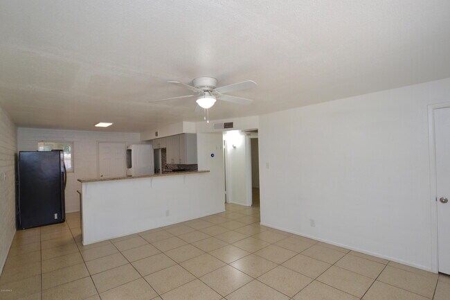 Foto del edificio - 10823 N 18th Ave
