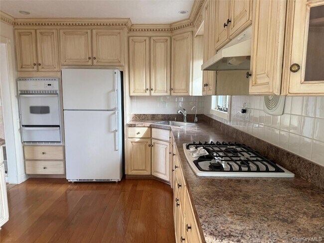 Foto del edificio - 14 Genesee Dr