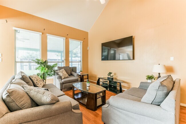 Foto del edificio - 2889 Flower Creek Ln