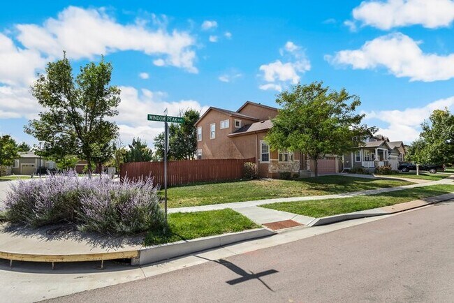 Foto del edificio - 6767 Windom Peak Blvd