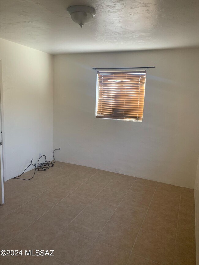 Foto del edificio - 6272 E 28th St