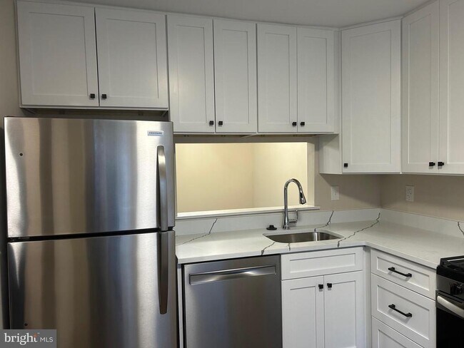 Building Photo - 804 Briarwood Ct