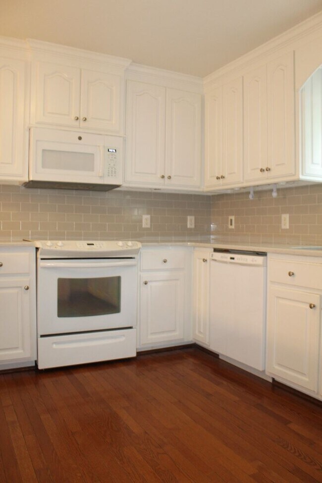 Building Photo - 304 Jacob's Ridge Dr