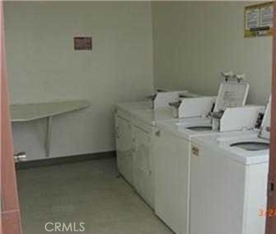 Foto del edificio - 13050 Dronfield Ave