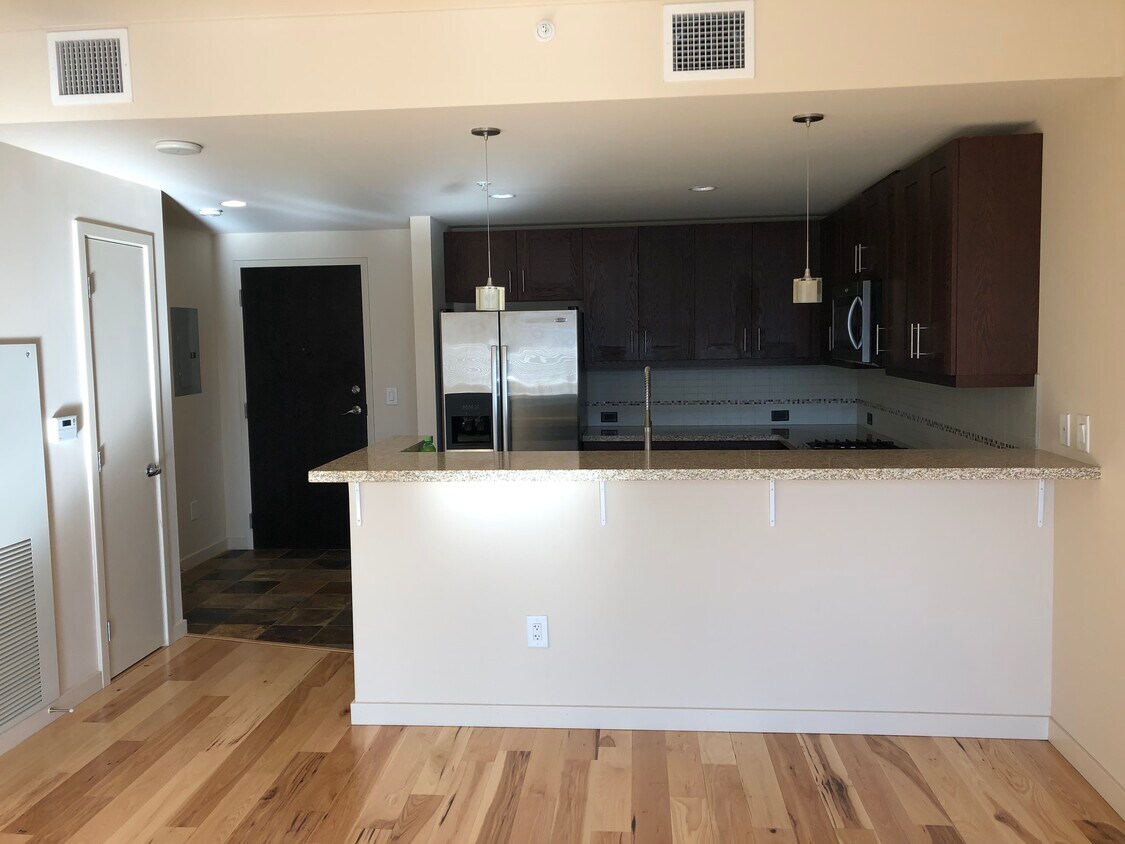 Kitchen - 1515 Dock St