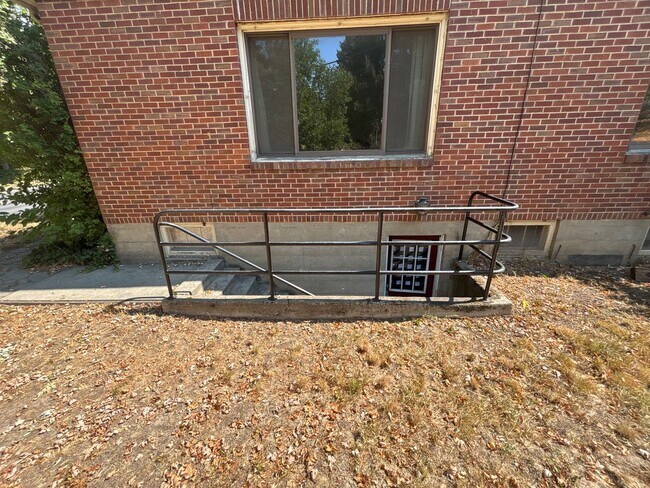 Foto del edificio - 715 NE Stadium Way