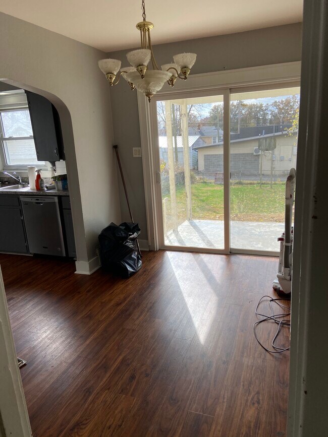 Dining area - 1747 Whitener St
