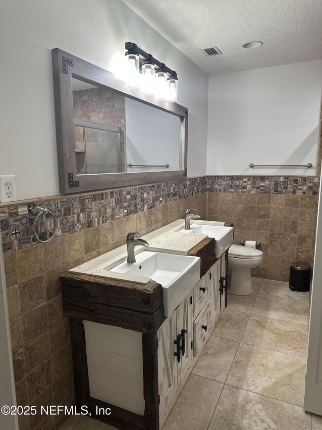 Building Photo - 7335 Floral Ridge Dr