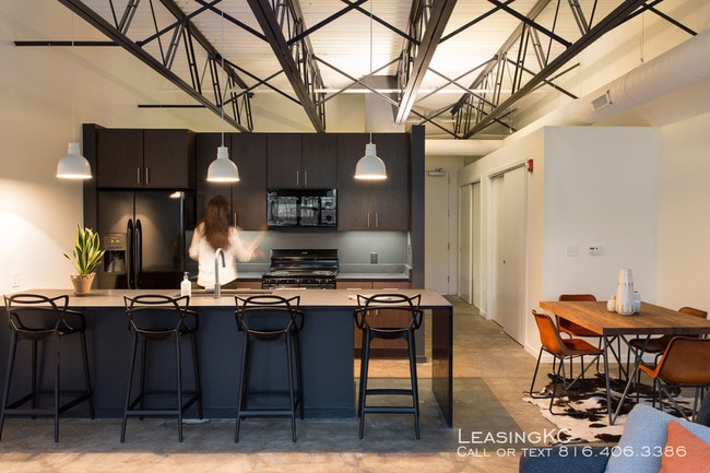 Building Photo - Lofts on Roanoke