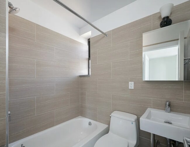 Foto del edificio - 395 Bleecker St