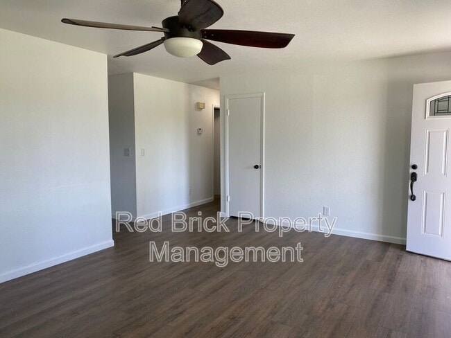 Building Photo - 5416 Mulberry Ave