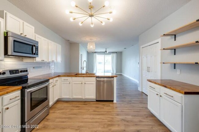 Foto del edificio - 3775 Thayer Ln