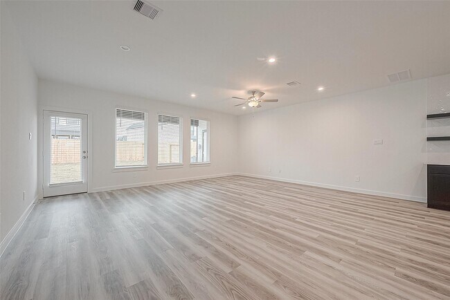 Foto del edificio - 3018 Skyline Mesa Dr