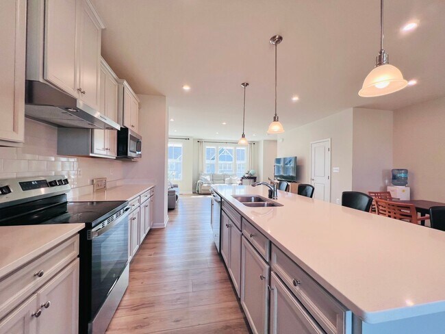 Foto del edificio - MINUTES TO VRE AND ALL THE CONVENIENCES OF...