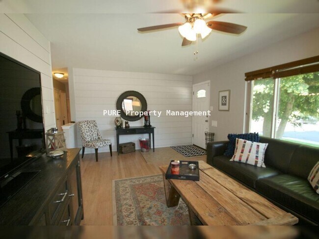 Foto del edificio - 3 Bed/2 Bath Ranch Home on Large Lot with Oversized Garage