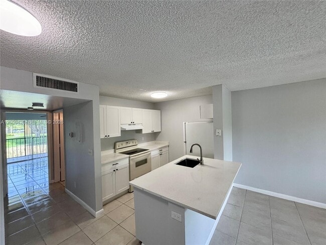 Building Photo - 618 Sea Pine Way