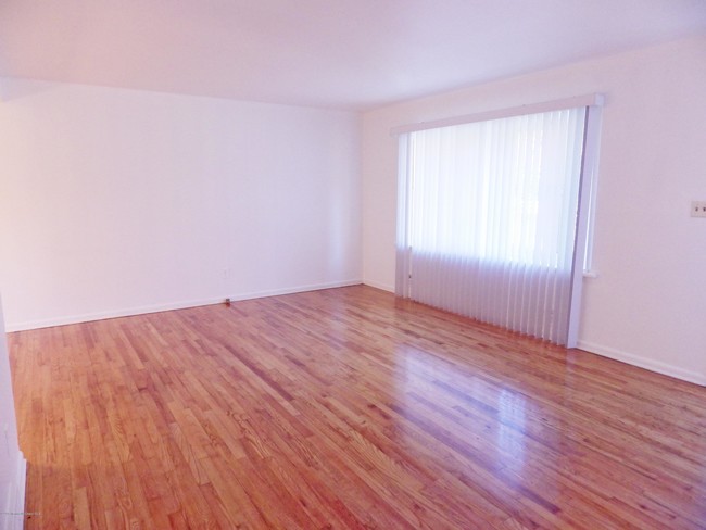 Foto del edificio - 3716 River Rd
