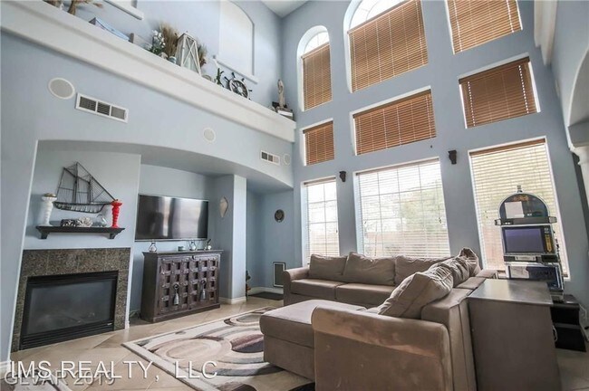 Building Photo - 3 br, 3.5 bath House - 9738 Bear Trap Ct