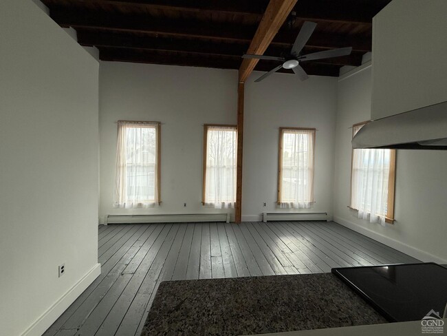 Building Photo - 508 State St
