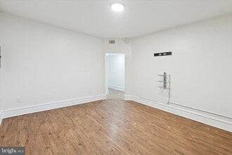 Building Photo - 6020 Catharine St