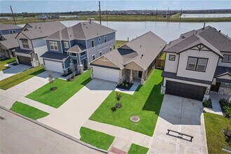 Building Photo - 1122 Elsinore Dr