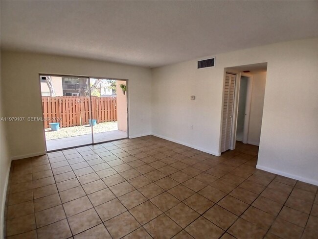 Foto del edificio - 11273 SW 88th St