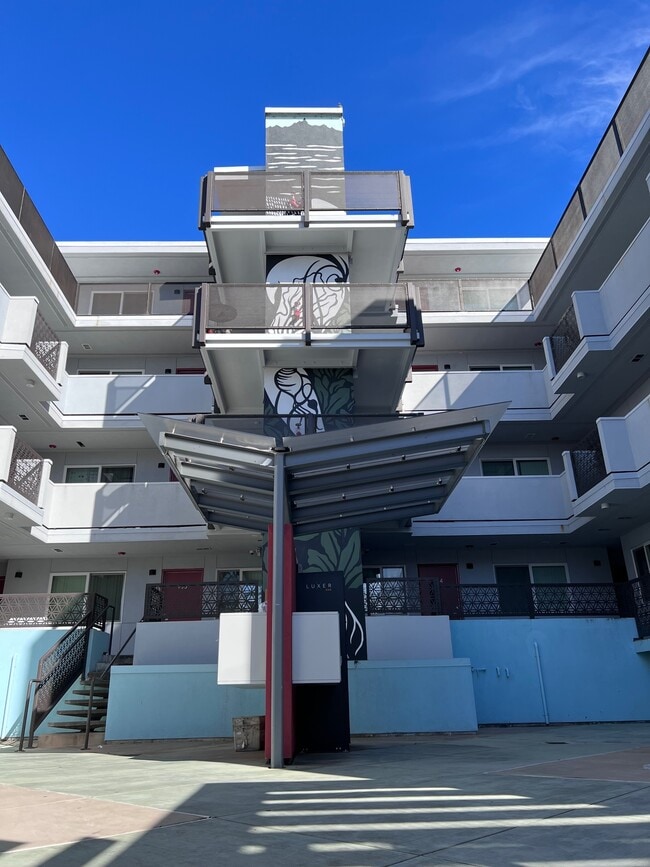 Photo - Piedmont Palace Apartments