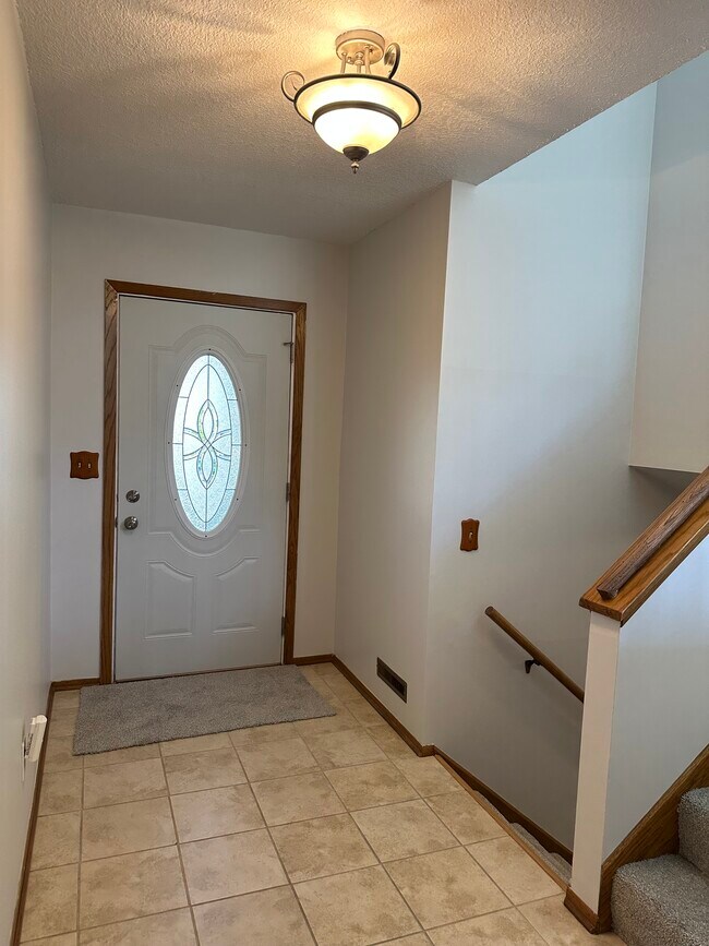Foto del edificio - 3438 Chalet View Ln NW