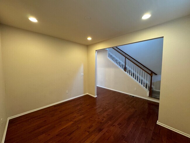 Foto del edificio - Well maintained Home with 4 bedrooms 3 baths in Erie