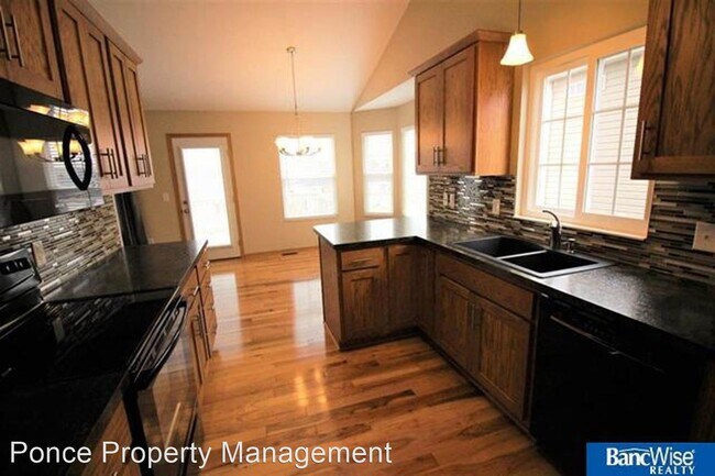 Building Photo - 4 br, 3 bath House - 7241 Helen Witt