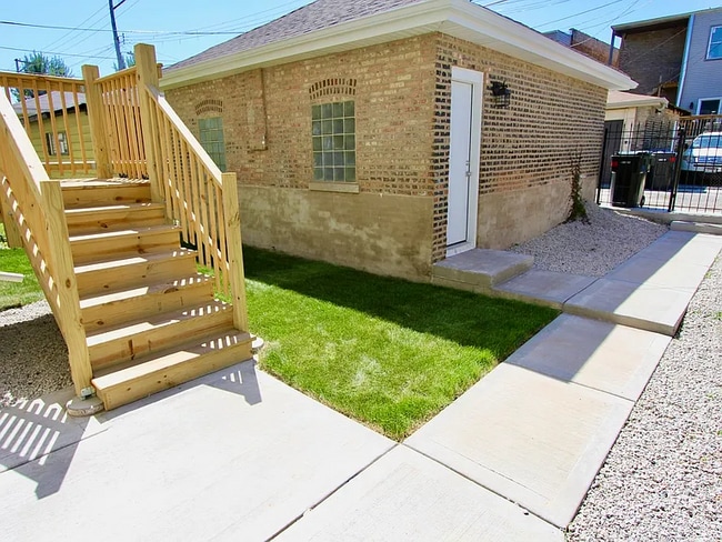 Photo - 7940 S Green St Apartment