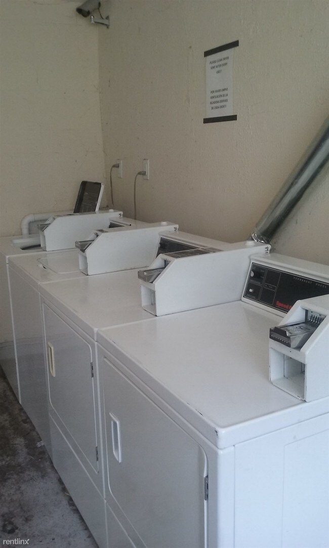 Foto del edificio - 963 Grand Ave