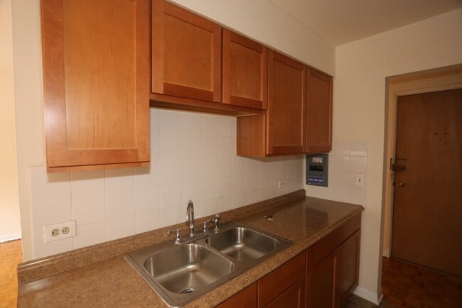 Foto del edificio - 503 W Briar Pl