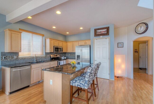 Foto del edificio - 22424 SE 244th St