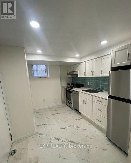 Photo du bâtiment - 8 Hillside Dr