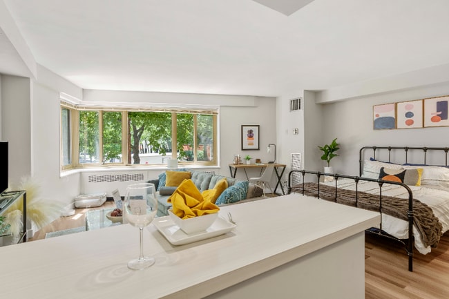 Building Photo - 1407 N Lake Shore Dr