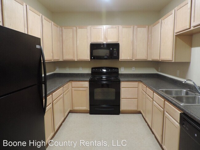 Building Photo - 2 br, 2 bath House - 247 Eli Hartley Dr #206