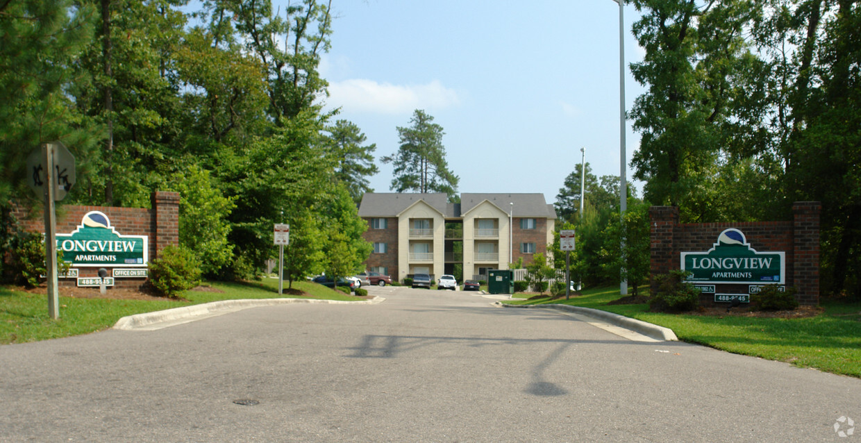 Exterior - Longview Apartments